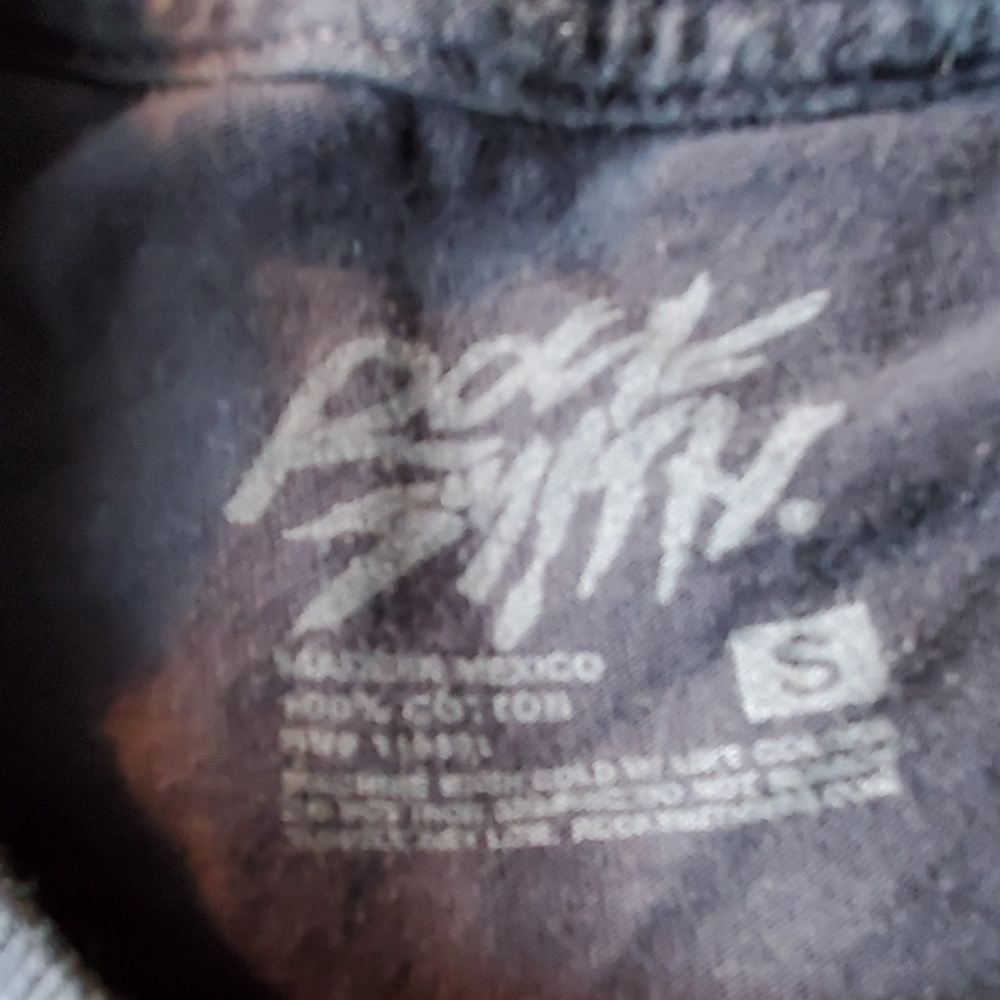 Tshirt - Picture 2 of 2